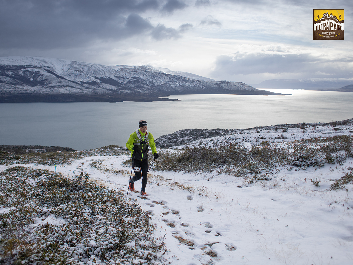 Registered dietitian (PLuS Nutrition) running in trails in Patagonia, Chile